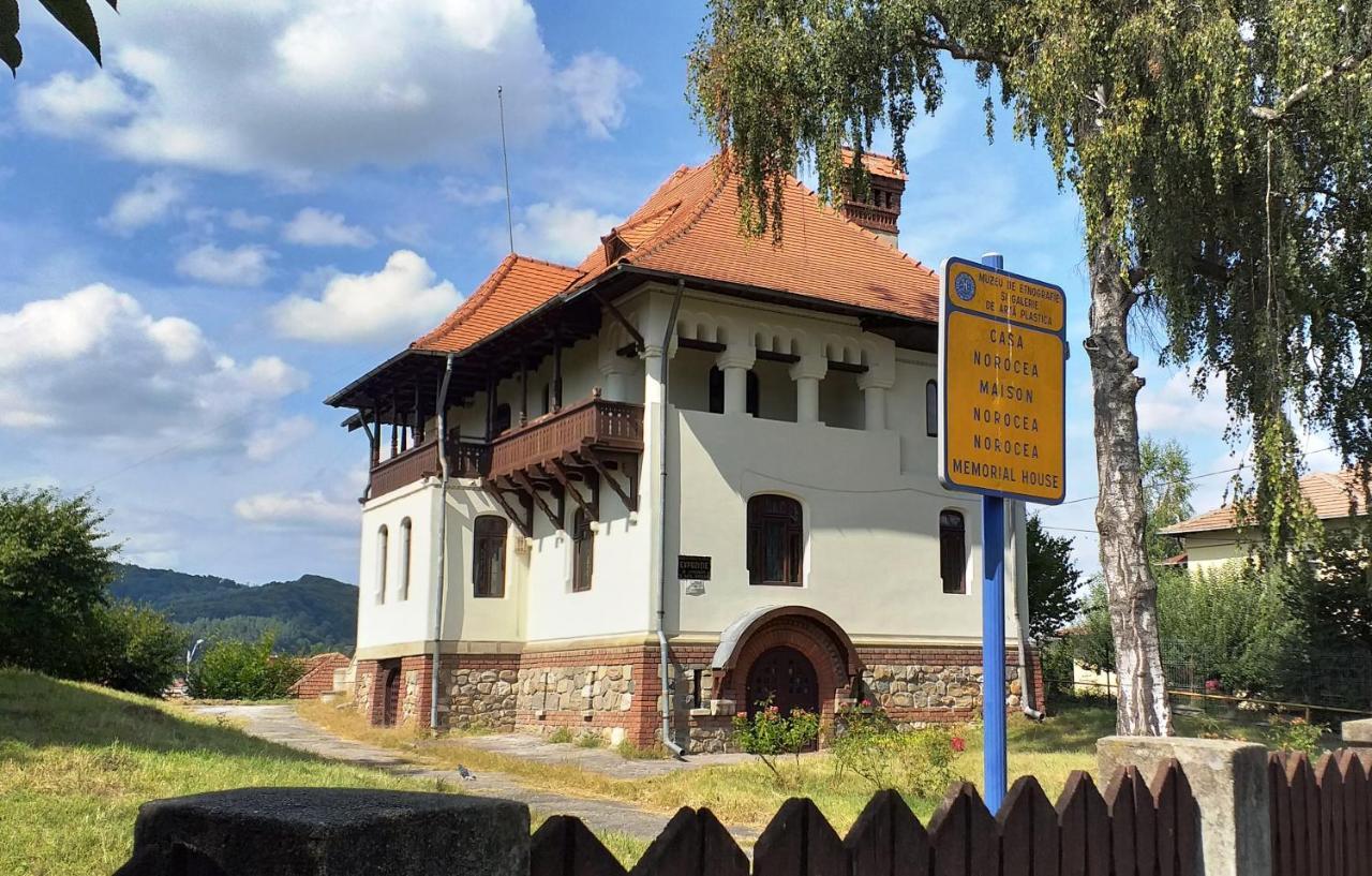 Villa La Livada Valea Danului Esterno foto